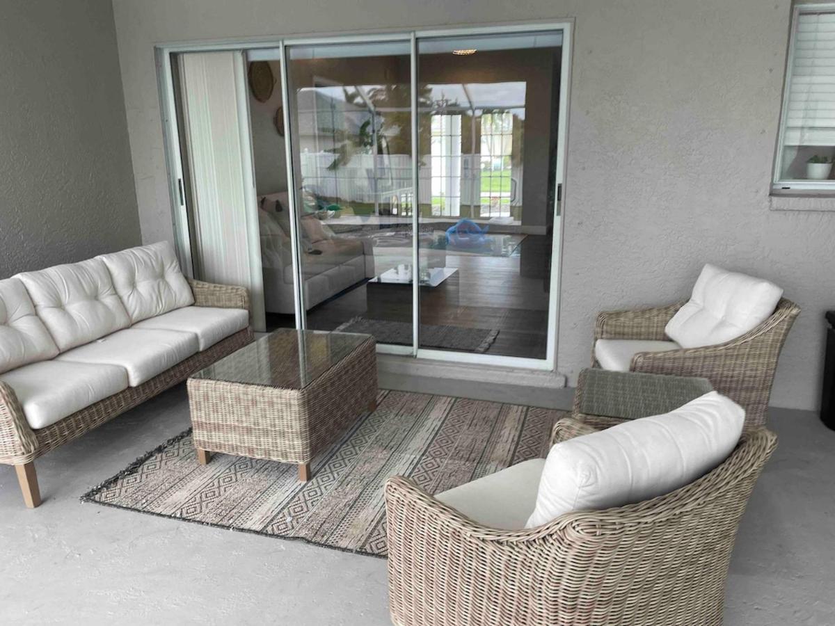 Pelican House 4 Bedrooms Free Heated Pool Hébergement de vacances Cape Coral
